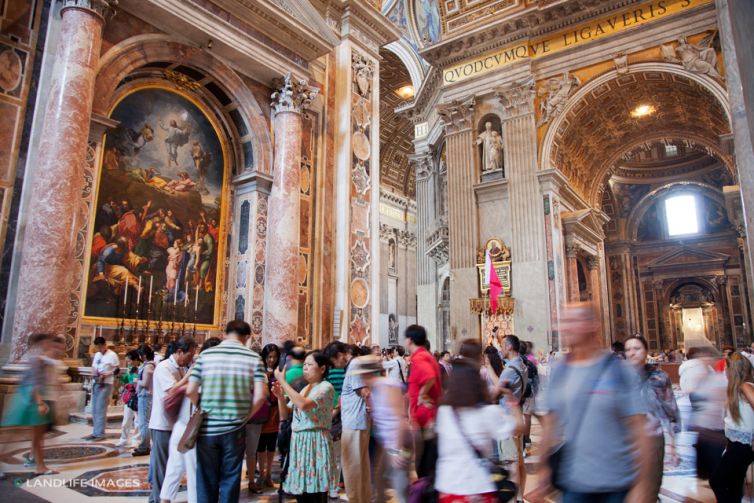 Crowds in the Vatican