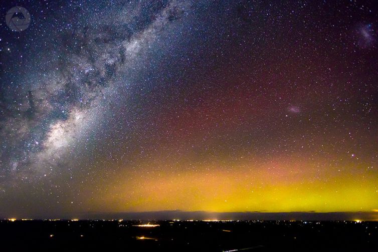 Aurora Australis and the Milky Way, as viewed from Mt Hutt, New Zealand